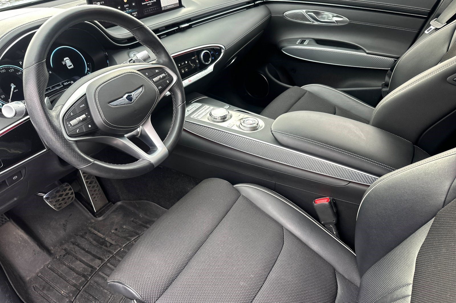 Used 2023 Genesis GV70 2.5T w/ Sport Prestige Package image 11