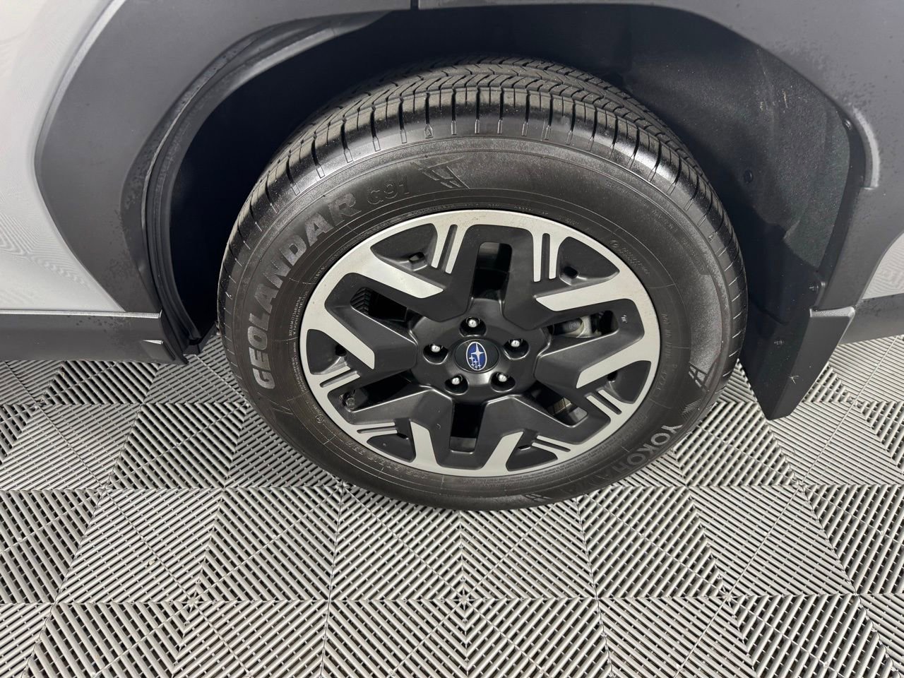 Used 2025 Subaru Forester Premium w/ Convenience Package #1 image 32