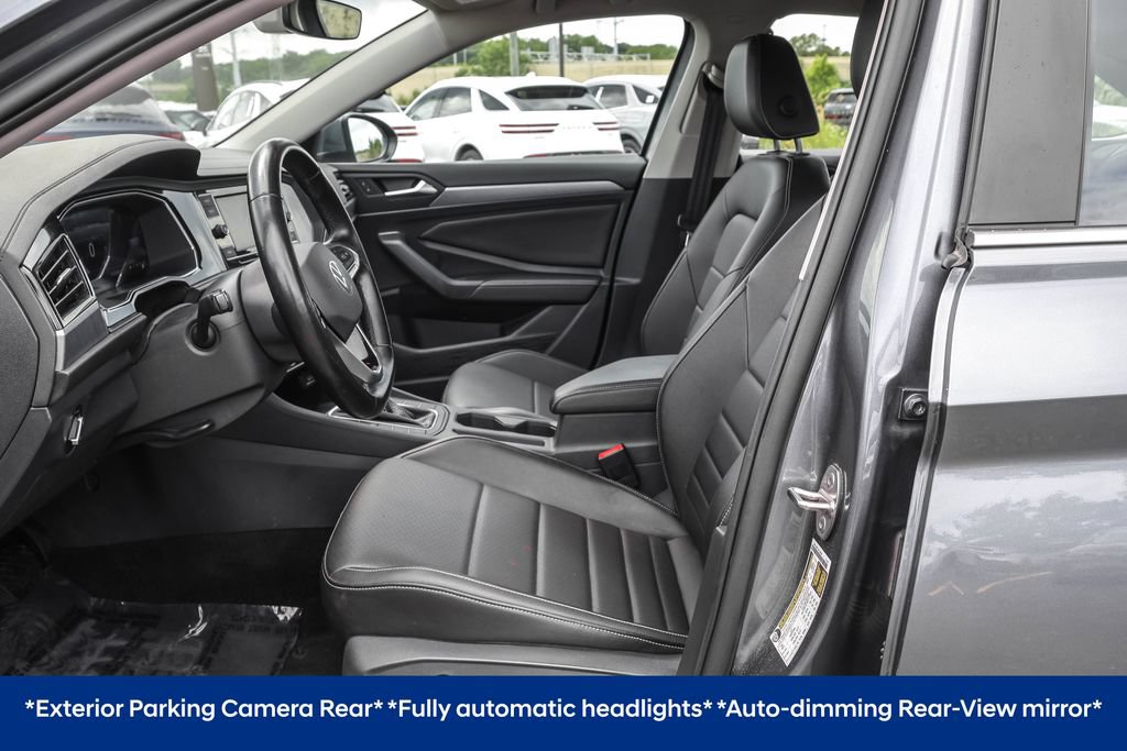Certified 2023 Volkswagen Jetta SE FWD image 5