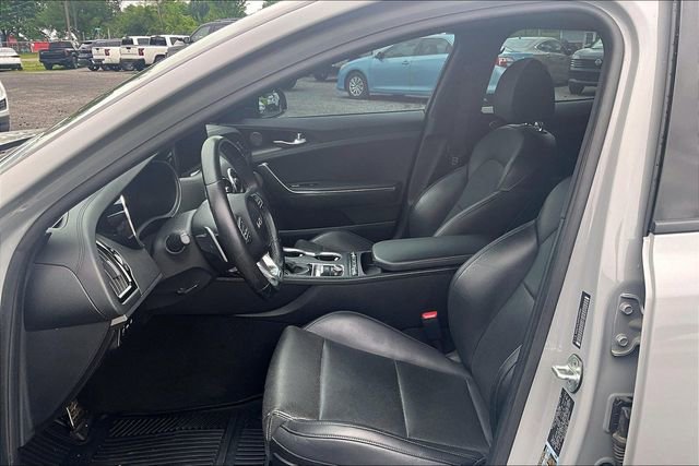 Used 2023 Kia Stinger GT-Line w/ Sun & Sound Package AWD/4WD image 9