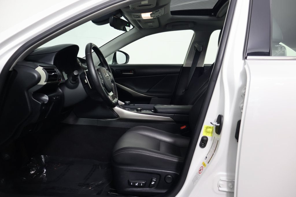 Used 2017 Lexus IS 200t RWD image 10