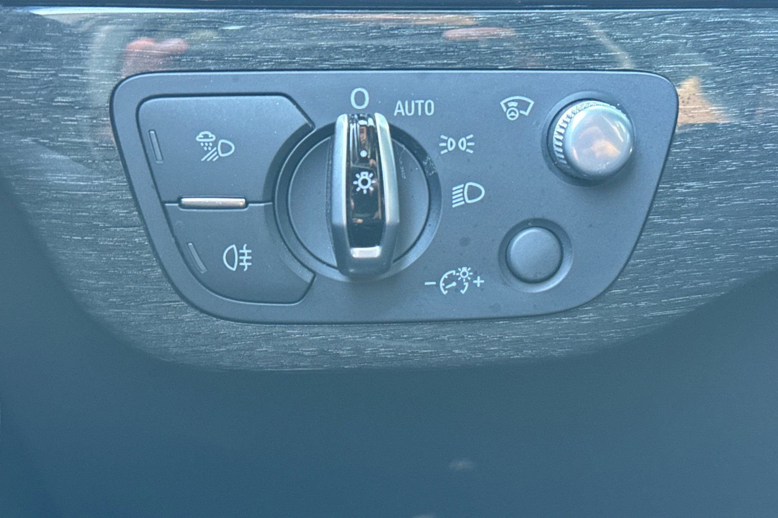 Used 2017 Audi Q7 3.0T Prestige image 38