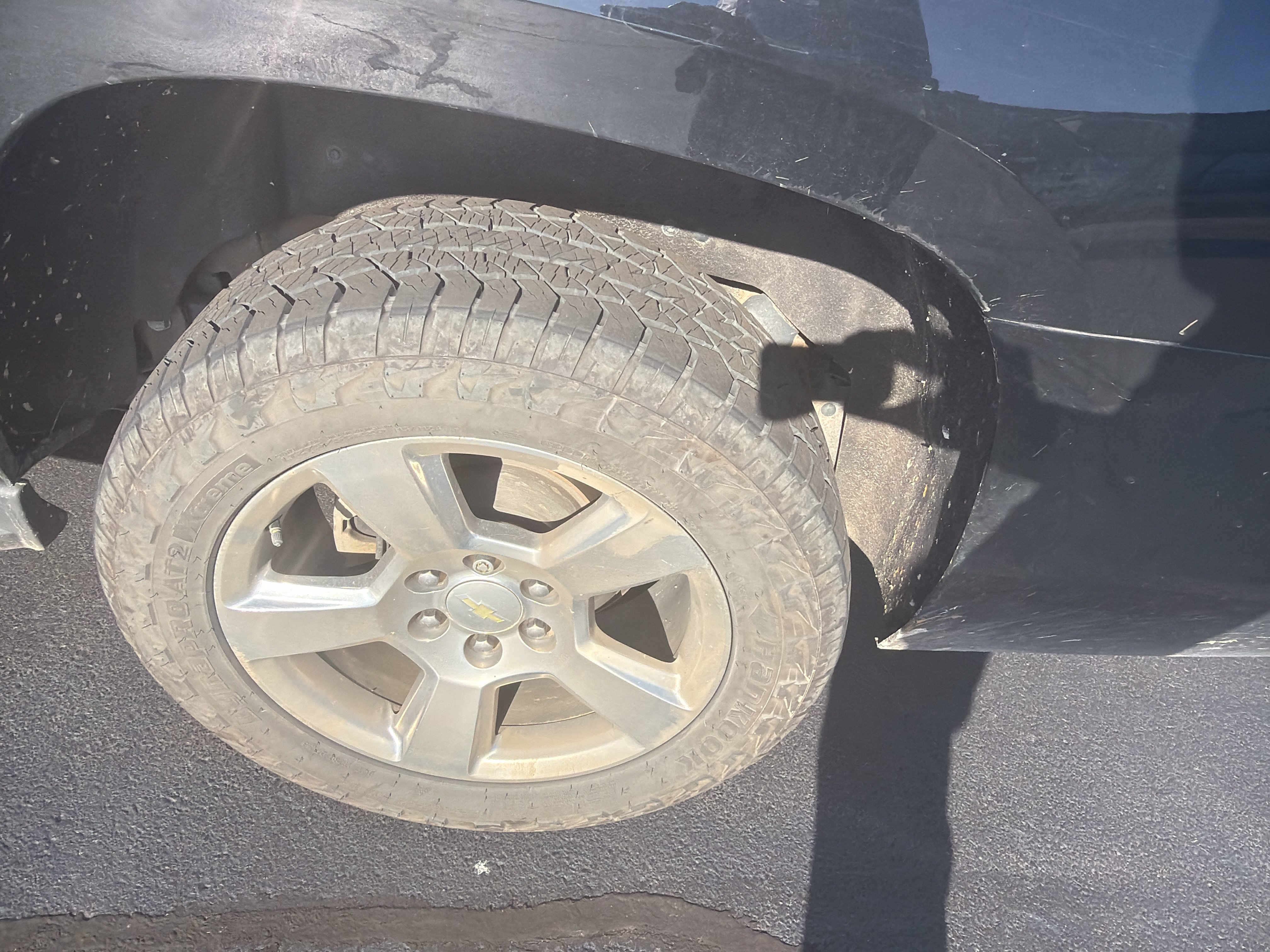 Used 2016 Chevrolet Suburban LT RWD image 9