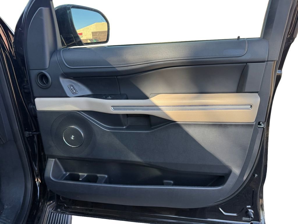 Used 2024 Ford Expedition Max Limited AWD/4WD image 18