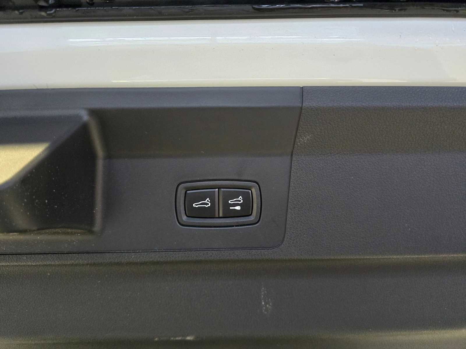 Used 2025 Porsche Panamera GTS image 24