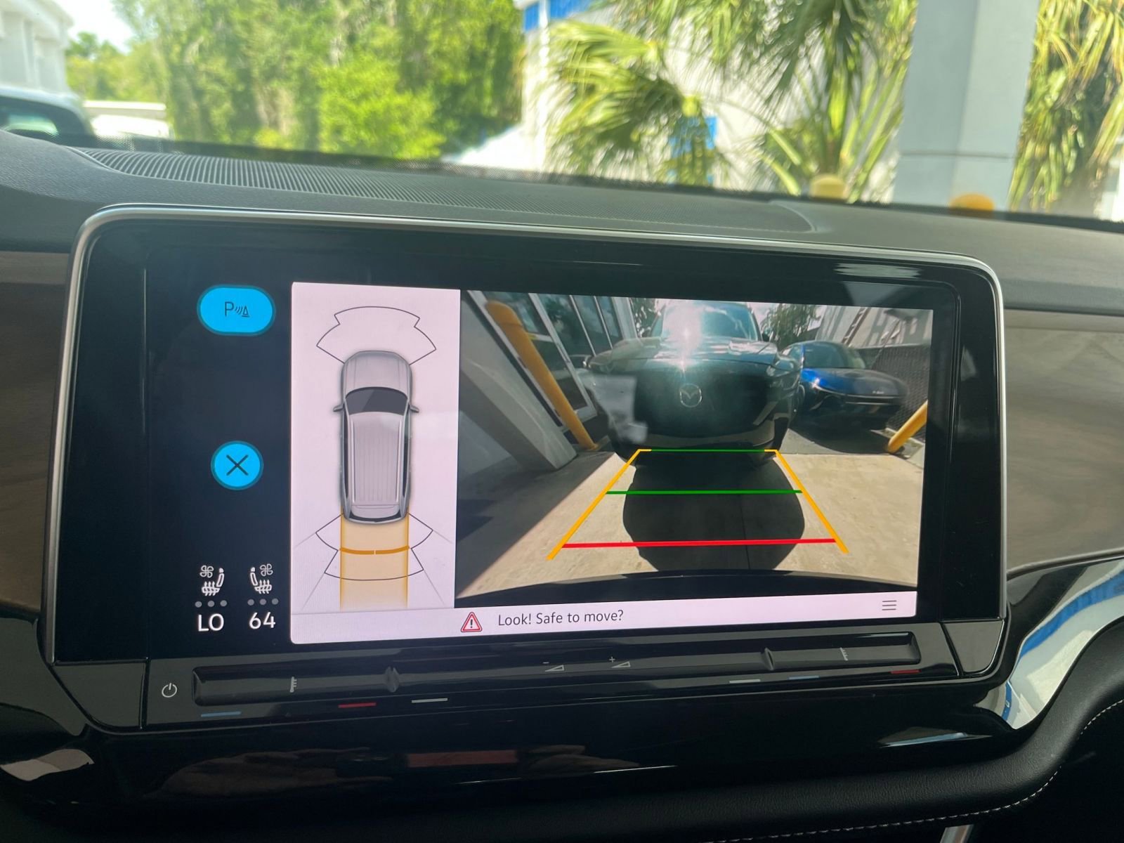 Used 2025 Volkswagen Atlas SE AWD/4WD image 25