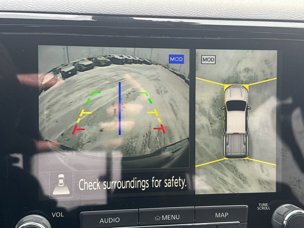 Used 2022 Nissan Frontier PRO-4X image 18