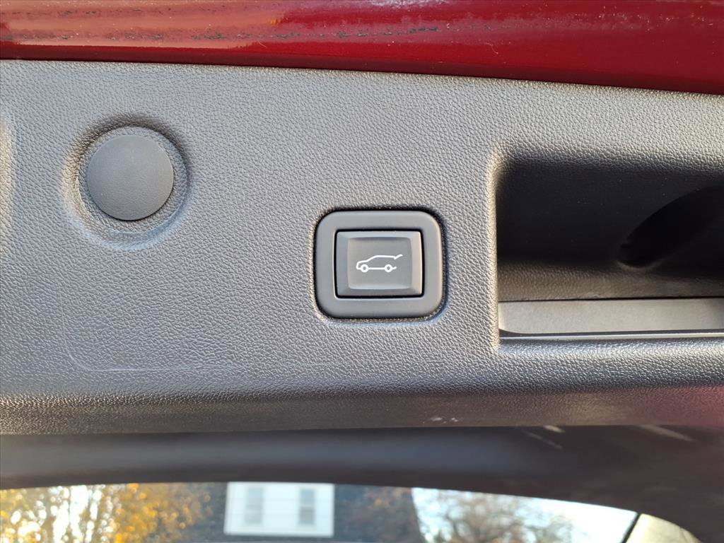 Used 2024 Chevrolet Equinox LT w/ LPO, Floor Liner Package image 5