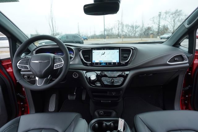 New 2026 Chrysler Pacifica Select FWD image 25
