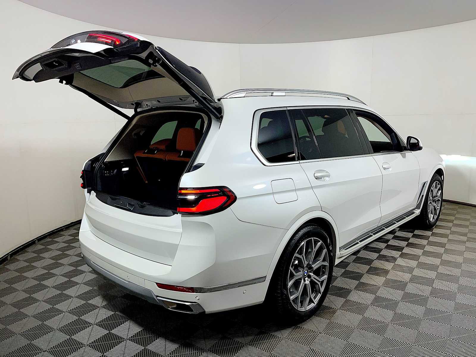 Used 2026 BMW X7 xDrive40i image 25
