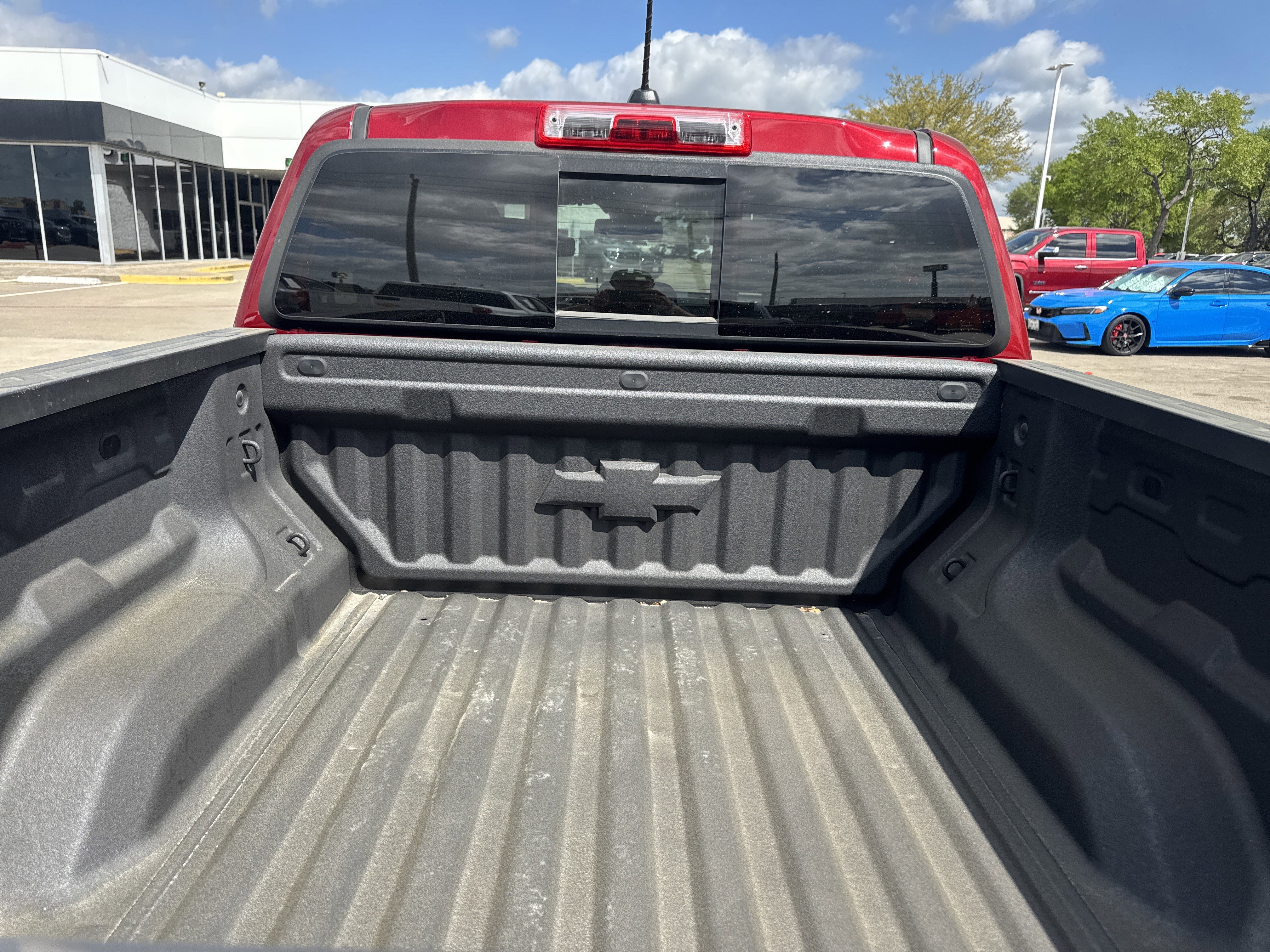 Used 2025 Chevrolet Colorado LT w/ LT Convenience Package image 7