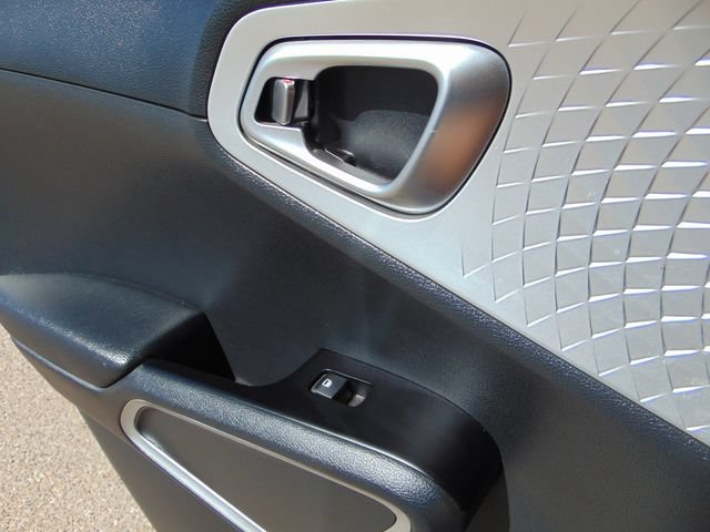 Used 2022 Kia Soul LX FWD image 23