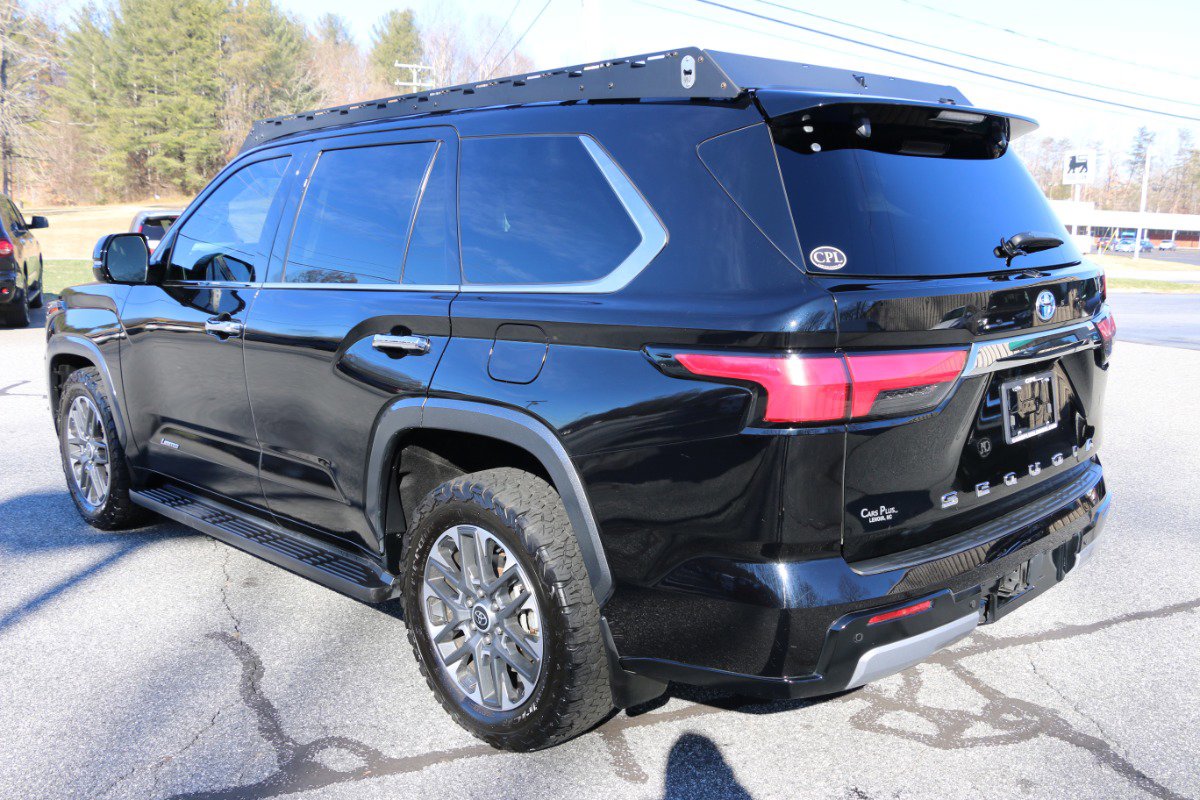Used 2023 Toyota Sequoia Limited image 3