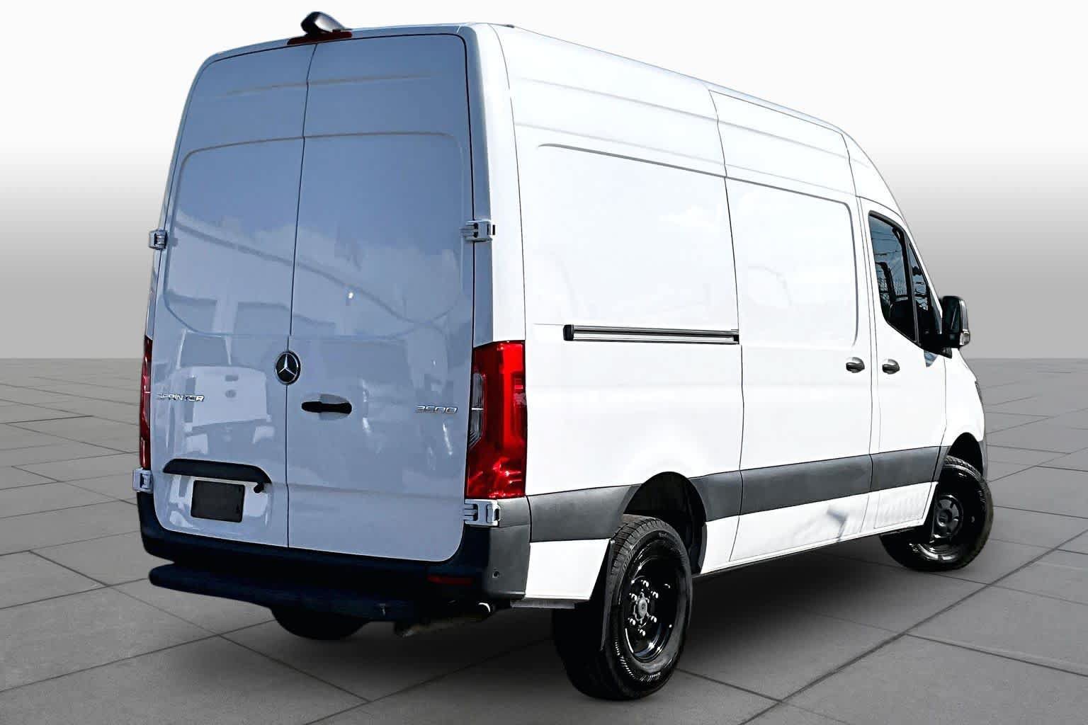 Used 2022 Mercedes-Benz Sprinter 3500 image 12