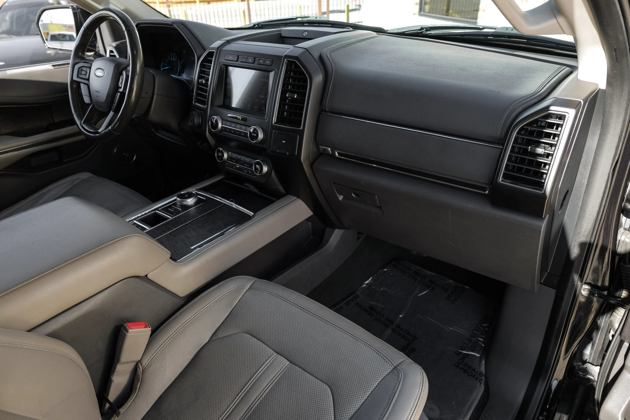 Used 2019 Ford Expedition Limited w/ Special Edition Package RWD image 17