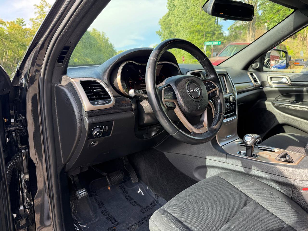 Used 2014 Jeep Grand Cherokee Laredo w/ Quick Order Package 23E AWD/4WD image 12