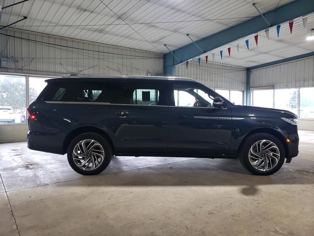 Used 2025 Lincoln Navigator L Reserve video 2