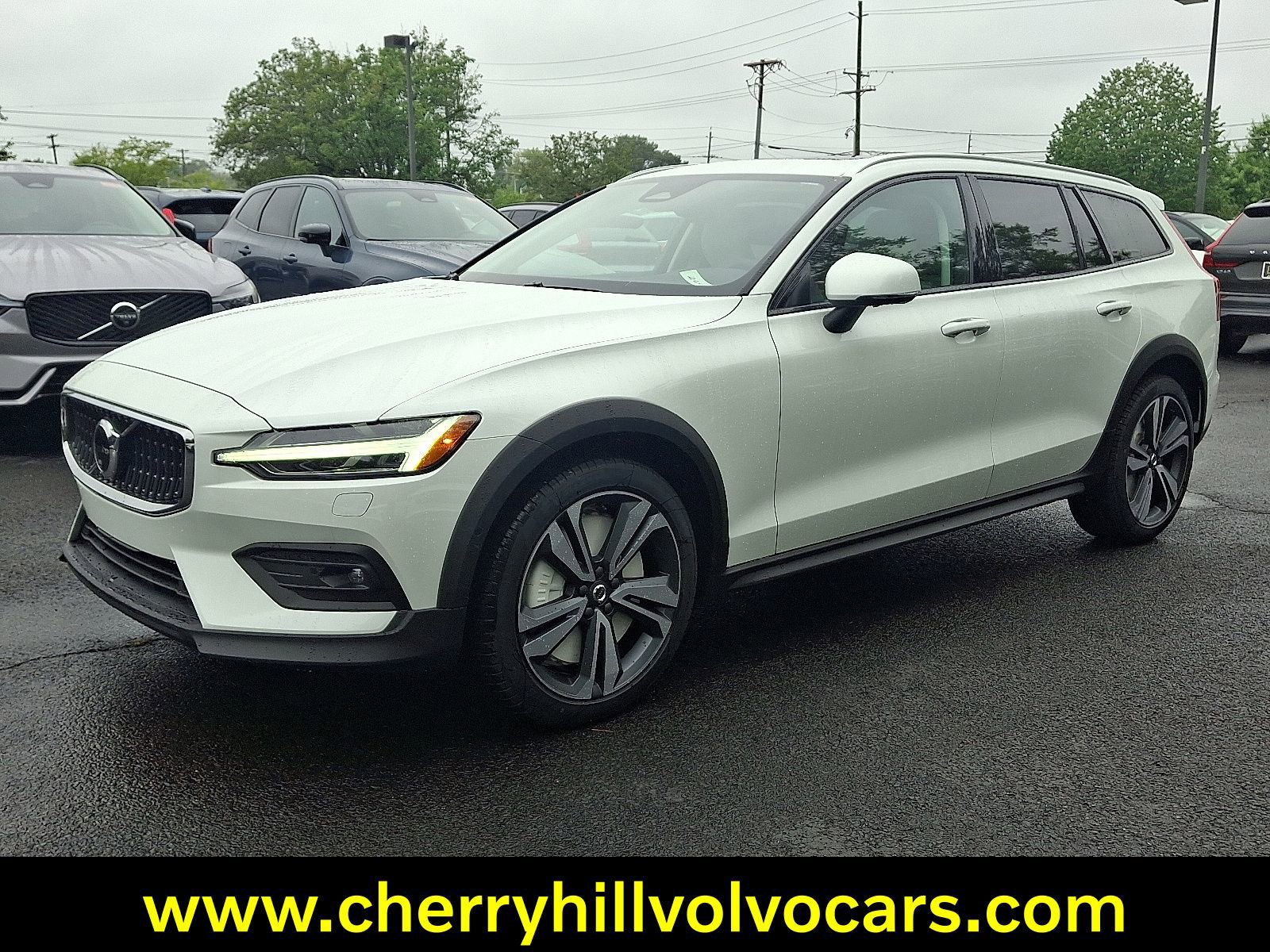 New 2026 Volvo V60 B5 Cross Country Plus w/ Protection Package Premier image 4