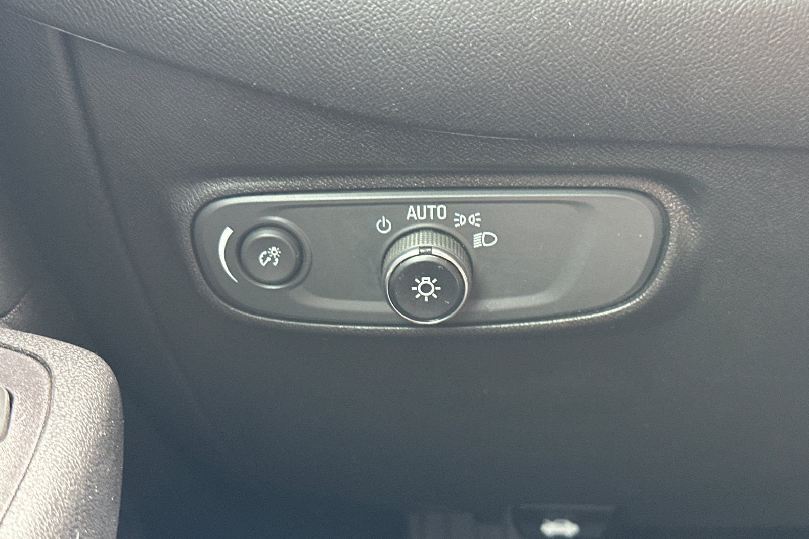 Used 2020 Chevrolet Equinox LT AWD/4WD image 31
