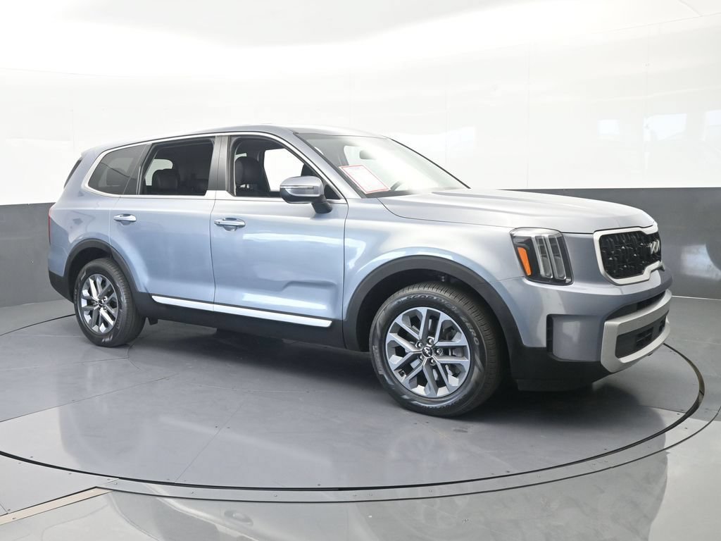Used 2024 Kia Telluride LX FWD image 8