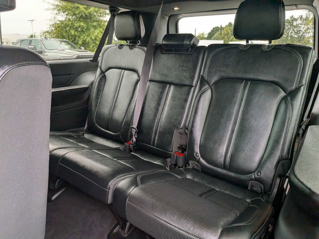 Used 2024 Jeep Wagoneer L Series II w/ Flexible Seating Group AWD/4WD image 13