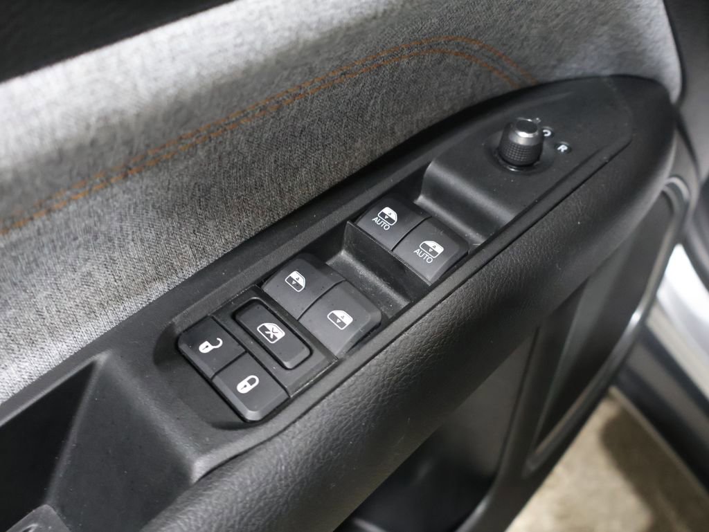 Used 2022 Jeep Compass Sport image 14