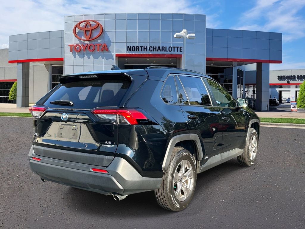 Used 2023 Toyota RAV4 LE AWD/4WD image 8