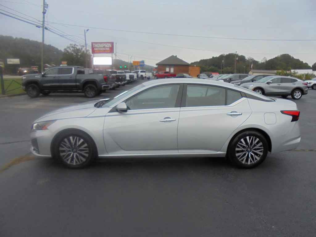 Used 2023 Nissan Altima 2.5 SV