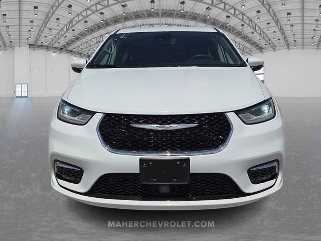 Used 2023 Chrysler Pacifica Touring-L image 2