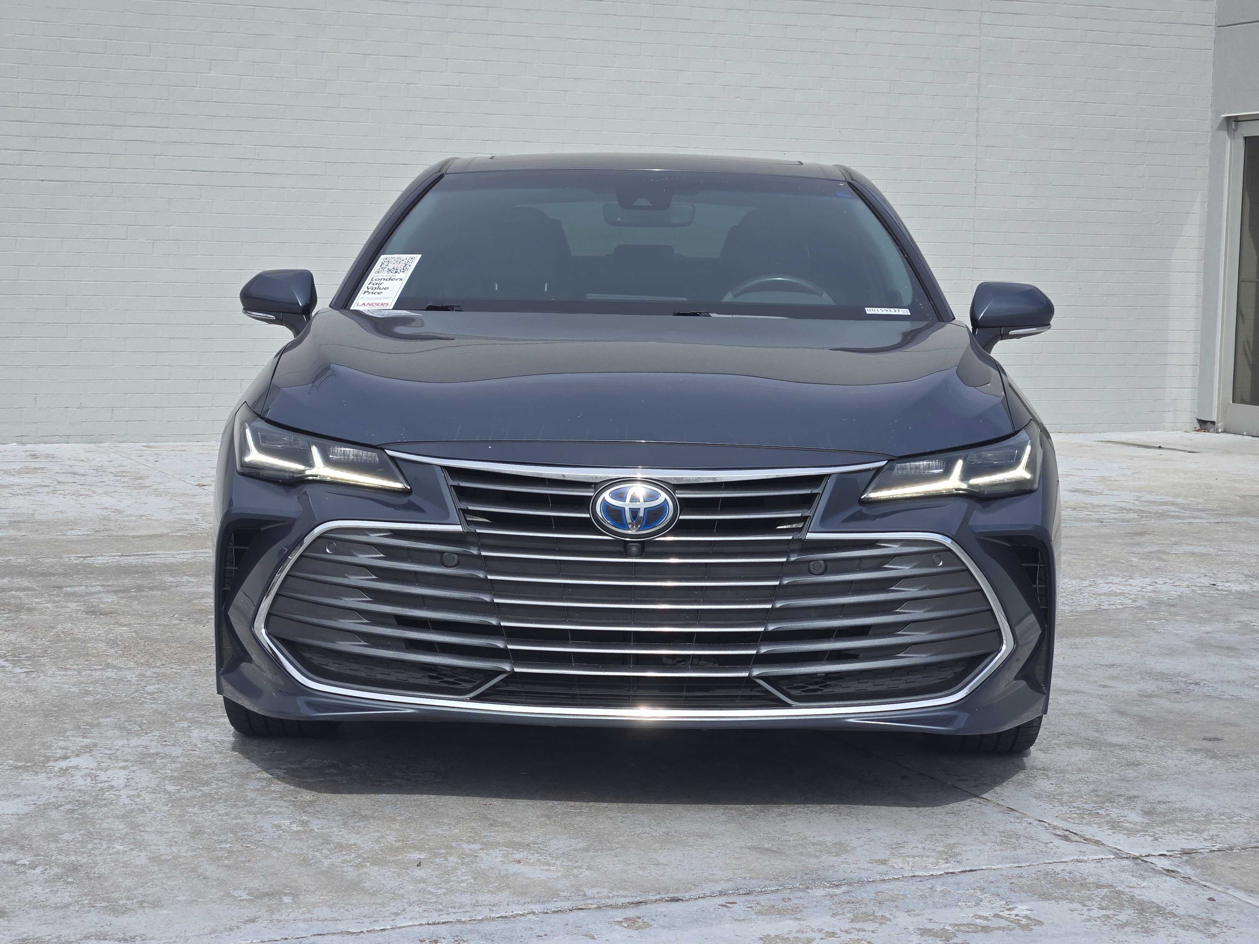 Used 2022 Toyota Avalon Limited w/ Advanced Safety Package image 3