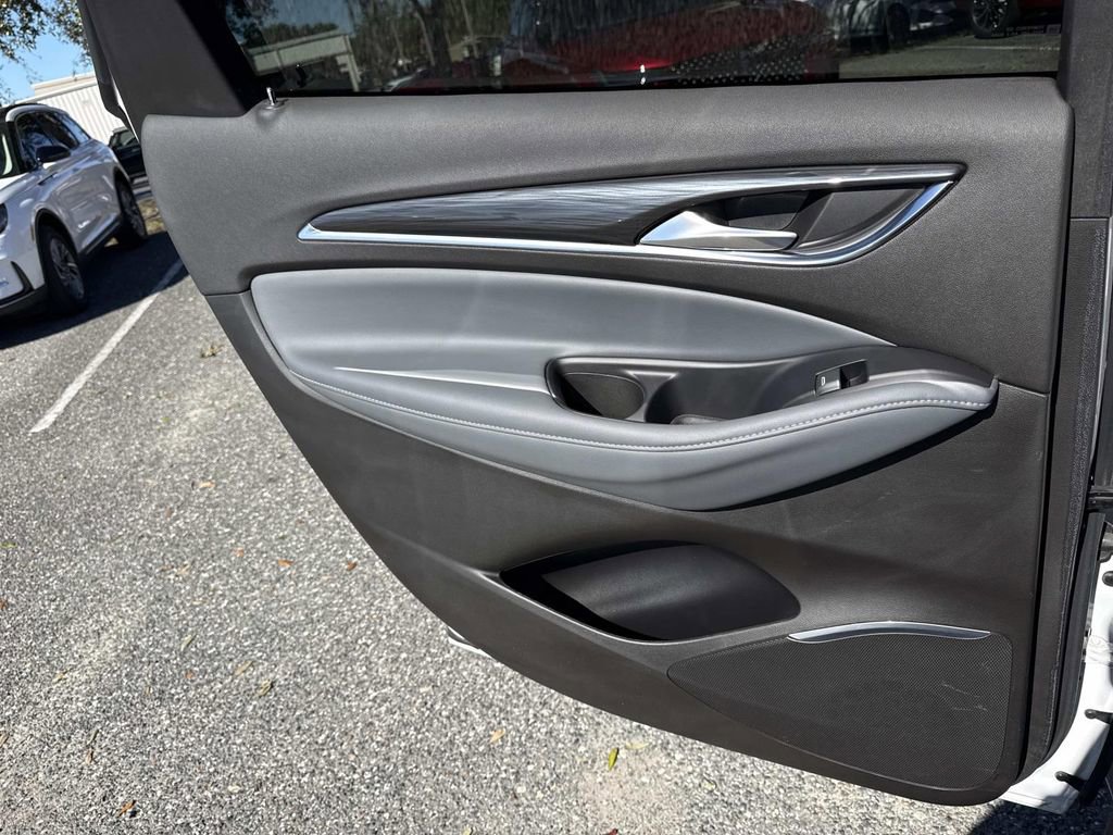 Used 2021 Buick Enclave Essence w/ Sport Touring Edition image 13