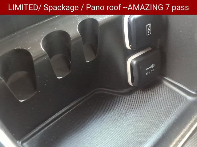 Used 2025 Chrysler Pacifica Limited FWD image 11