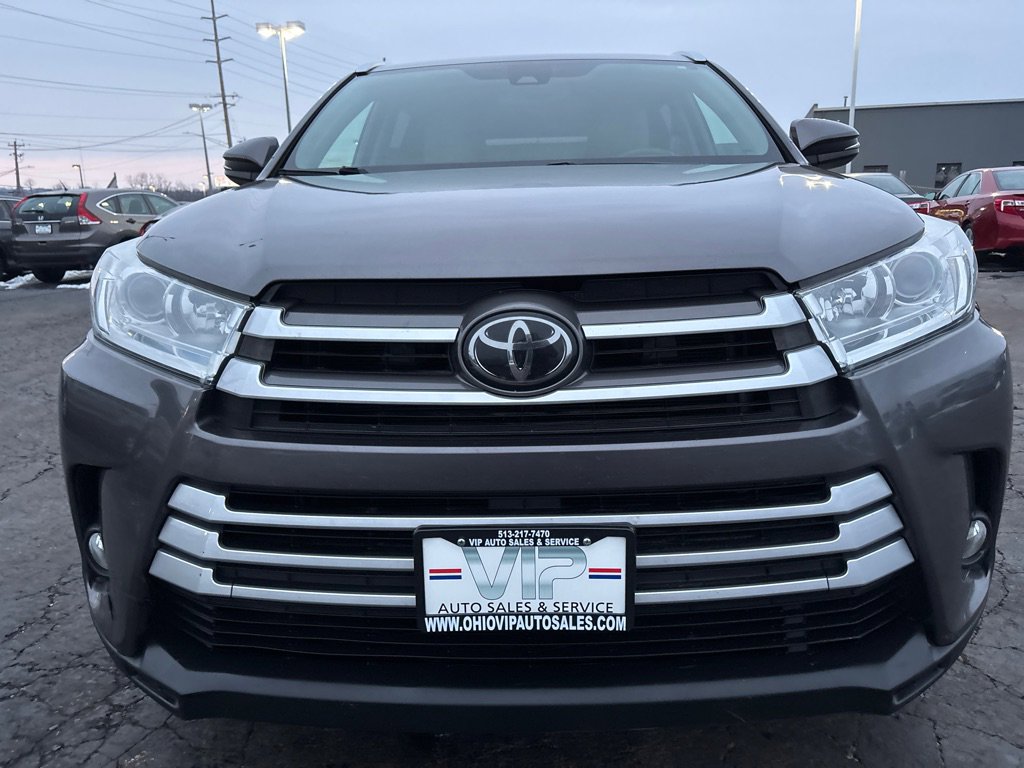 Used 2018 Toyota Highlander XLE image 2