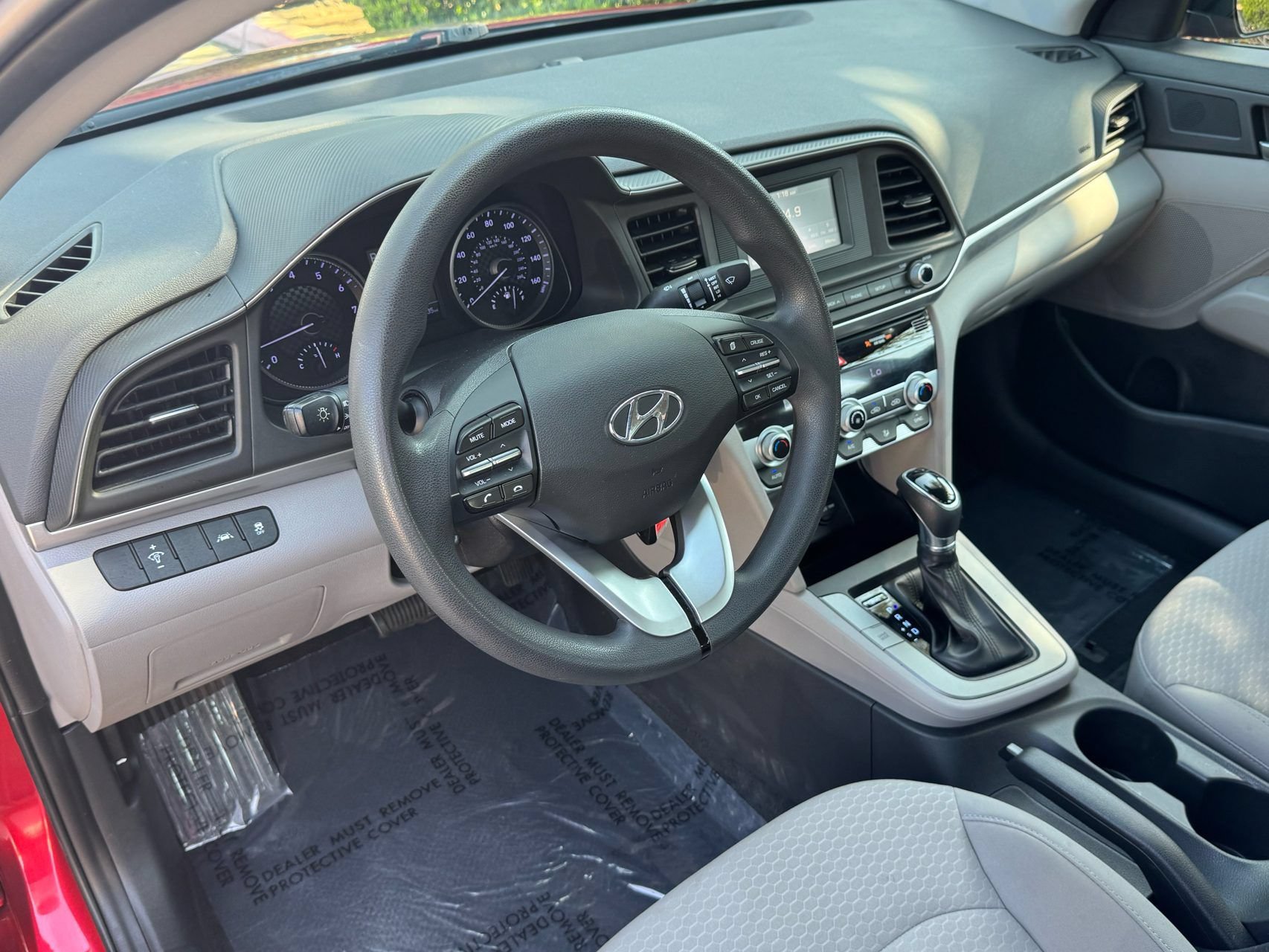Used 2020 Hyundai Elantra SE FWD image 18