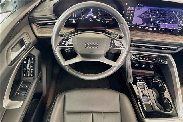 Used 2025 Audi Q5 Premium w/ Convenience Package AWD/4WD image 20