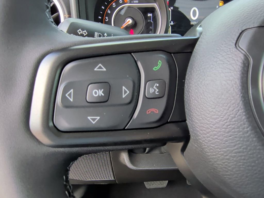 New 2025 Jeep Gladiator Sport AWD/4WD image 17