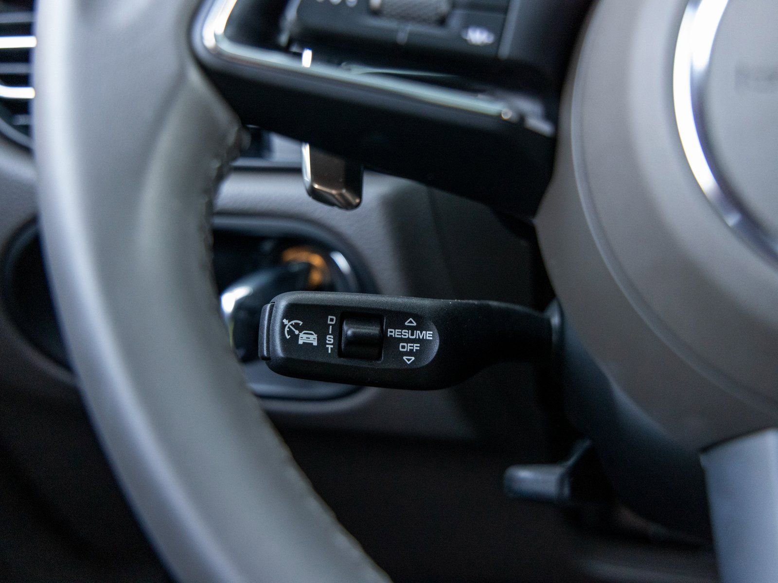 Certified 2025 Porsche Macan image 31