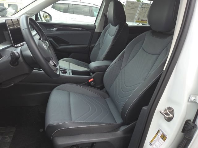 Used 2026 Volkswagen Tiguan SE AWD/4WD image 10