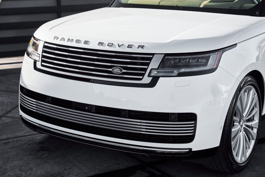 Used 2024 Land Rover Range Rover SV AWD/4WD image 6