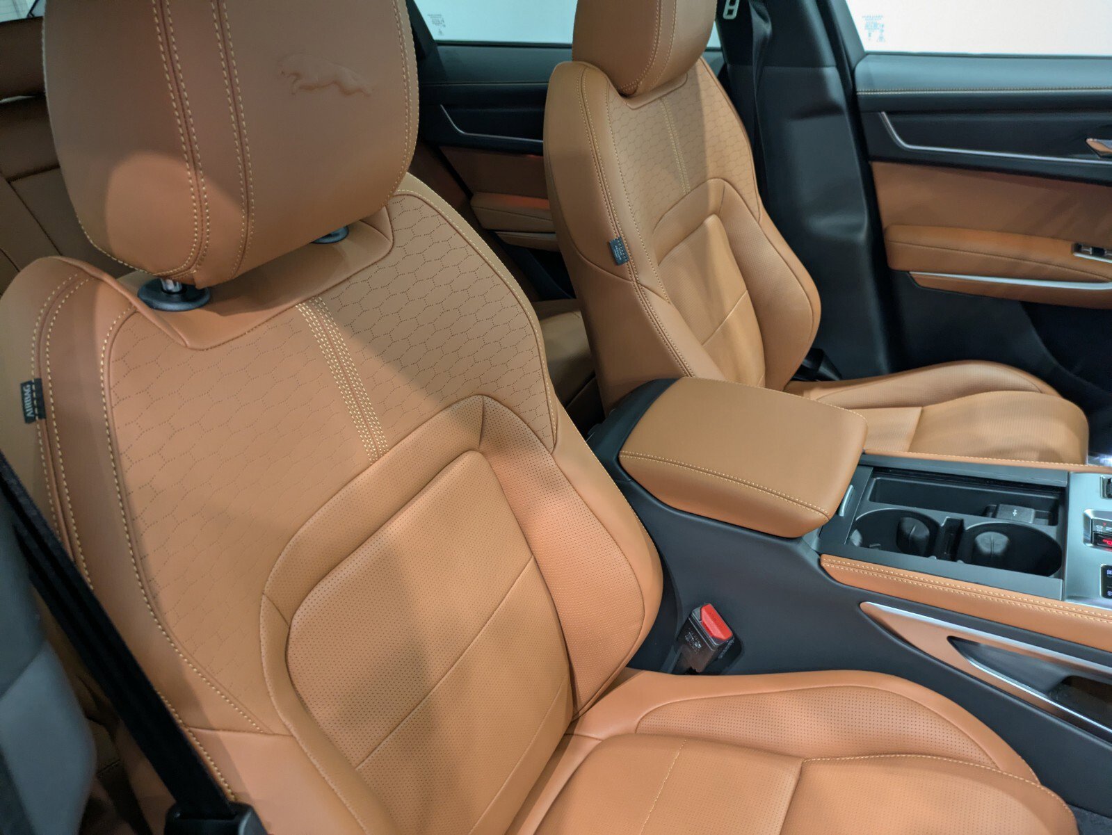 New 2026 Jaguar F-PACE R-Dynamic S image 26