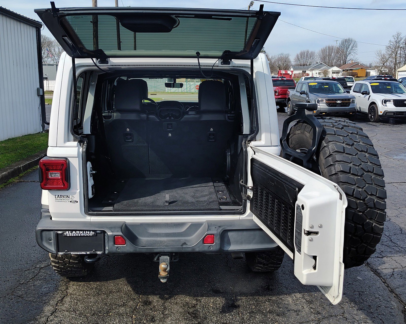 Used 2018 Jeep Wrangler Unlimited Sahara w/ Quick Order Package 24M Moab image 13