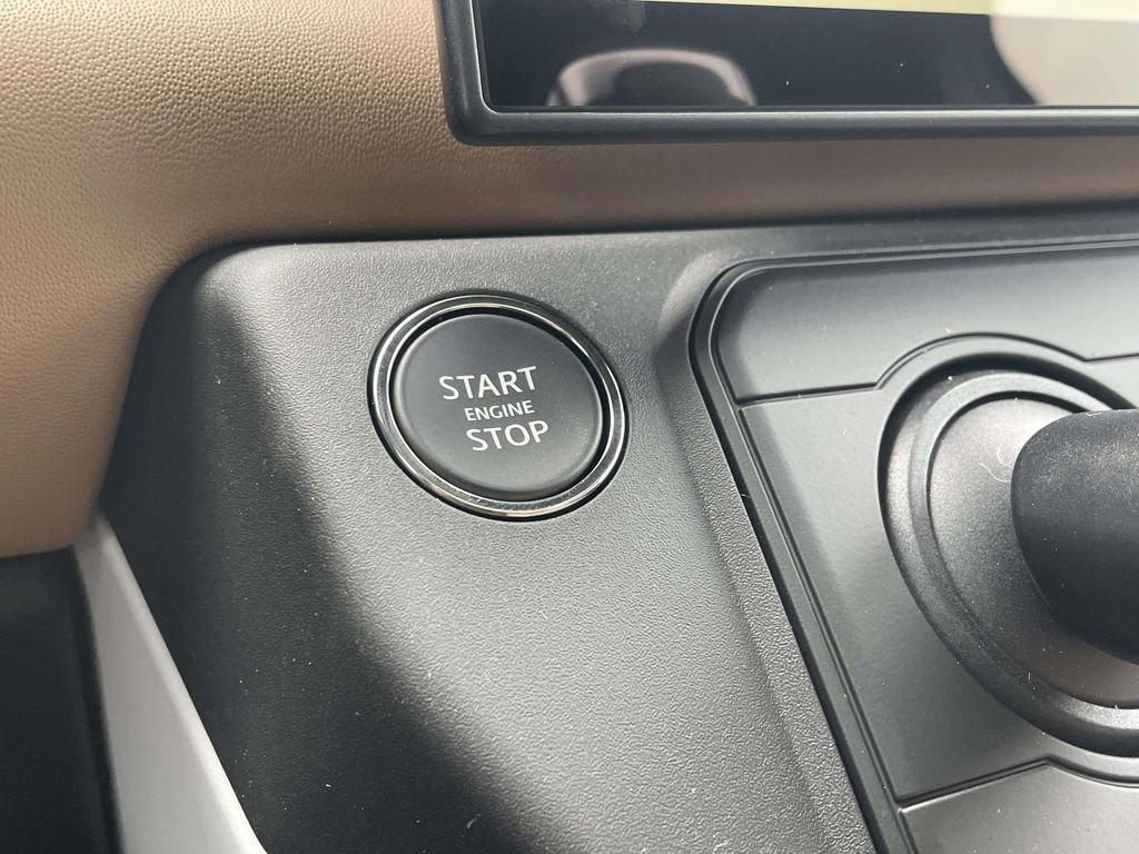 New 2026 Land Rover Defender 130 X-Dynamic SE AWD/4WD image 30