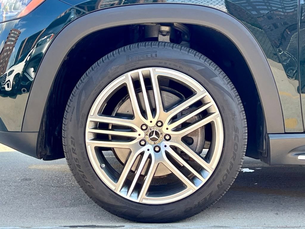Certified 2025 Mercedes-Benz GLS 450 4MATIC image 12