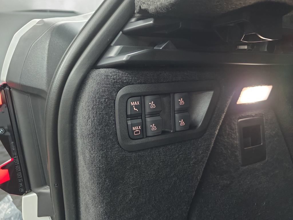 New 2026 BMW X7 xDrive40i w/ M Sport Package image 14