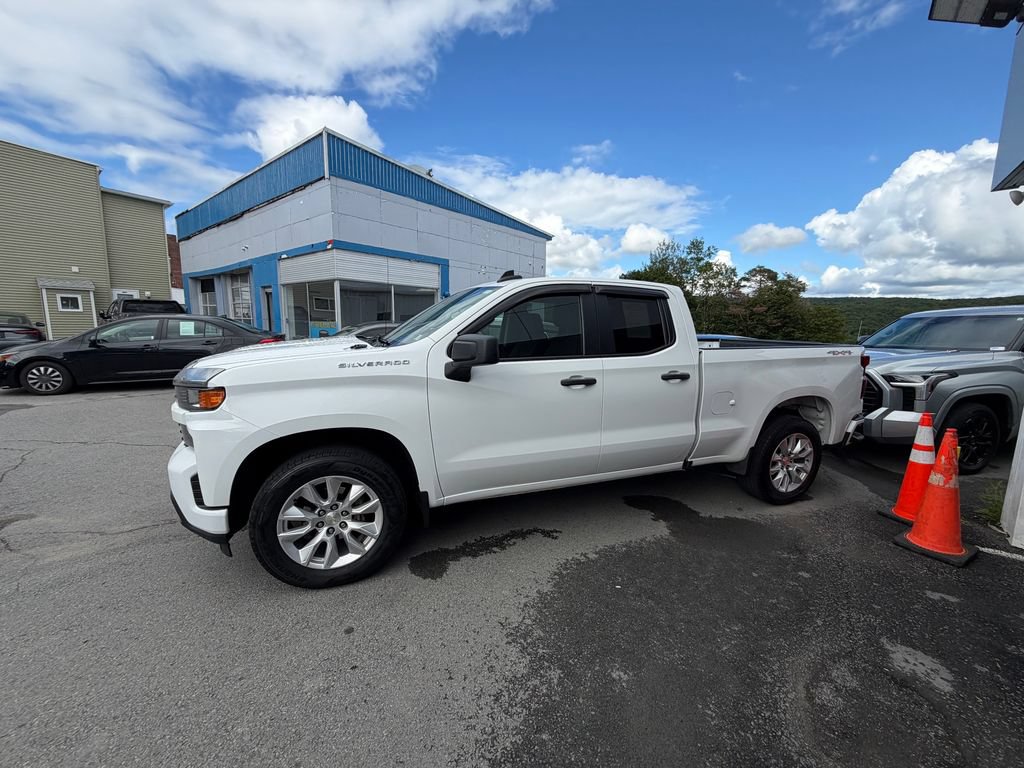 Used 2021 Chevrolet Silverado 1500 Custom AWD/4WD image 2