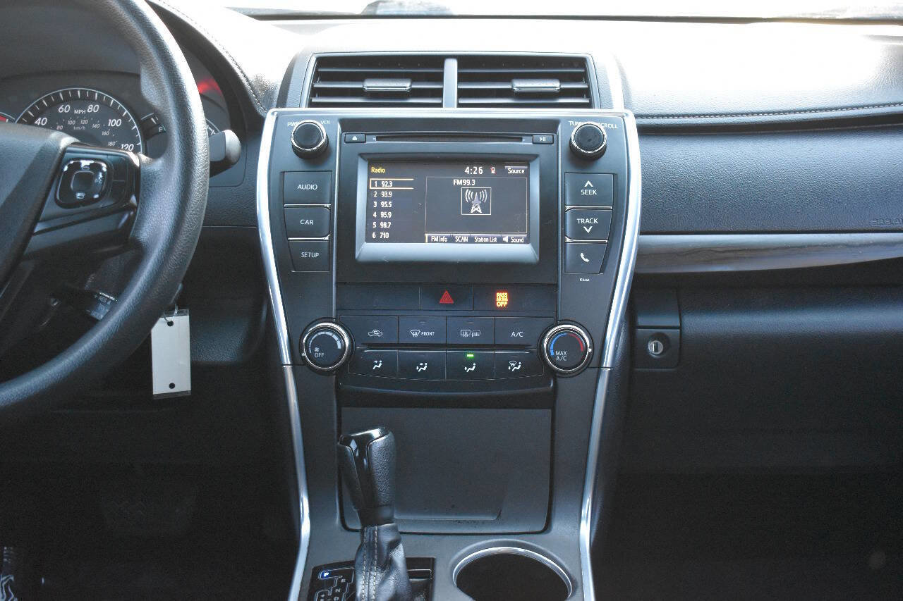Used 2015 Toyota Camry LE FWD image 23