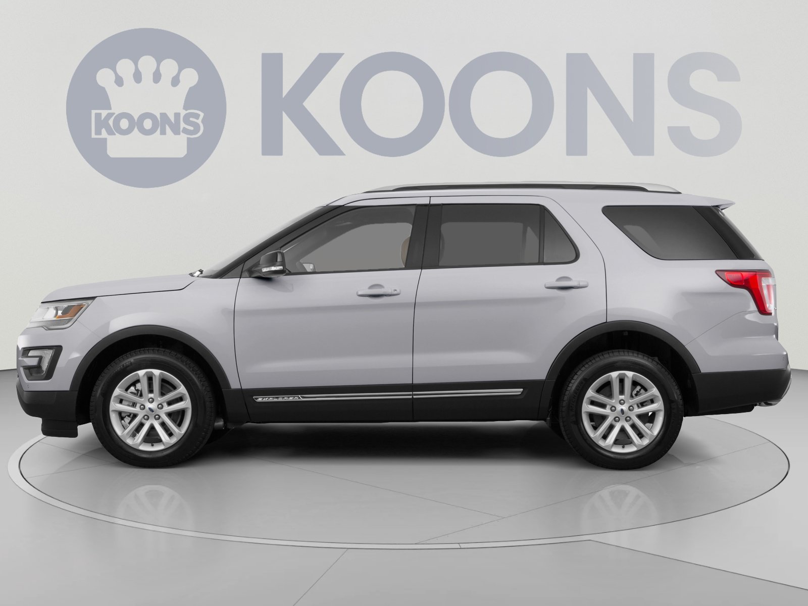Used 2016 Ford Explorer XLT w/ Equipment Group 202A AWD/4WD image 2