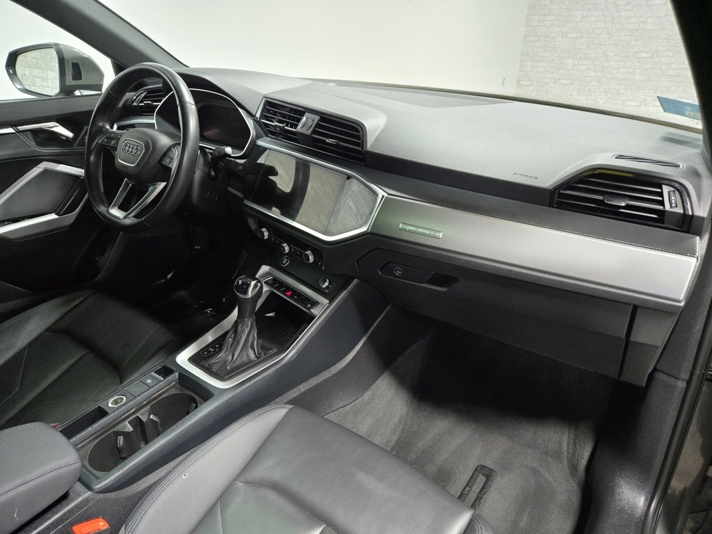 Used 2024 Audi Q3 2.0T Premium image 54