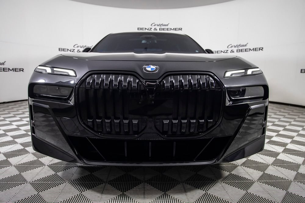 Used 2023 BMW 740i RWD image 5