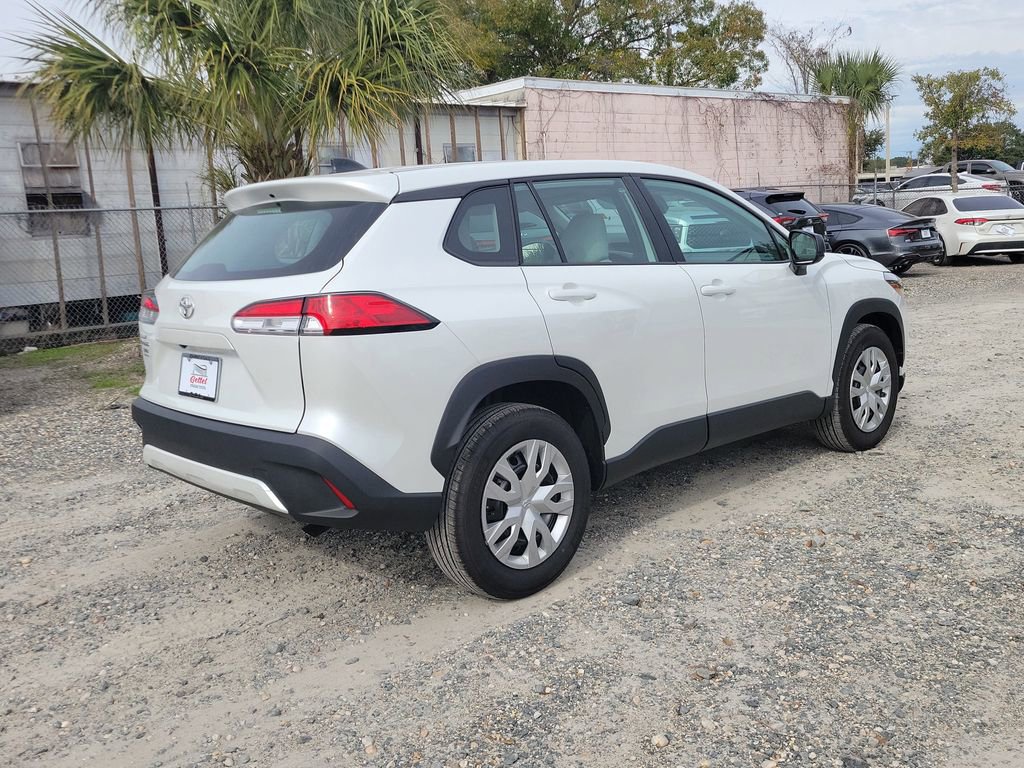 Used 2025 Toyota Corolla Cross L image 3